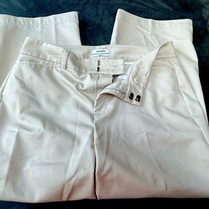 Dockers Cream Metro Capris - size 8